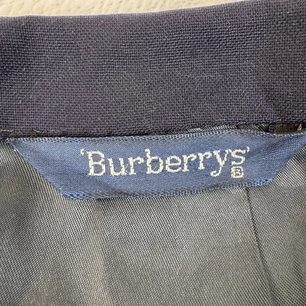 Burberrys Wool Blazer Mens 46 Navy Blue Gold Crest Button Vintage Sport Coat